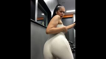 Gym Session with Vibrator (Vidiverse)