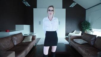 Nerdy Therapist Gives JOI Bikini Tease - February 26, 2023 (Roxy Cox)