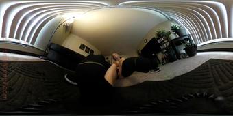 tinyguycustoms - Zaurus Dirty Smelly Shoe and Foot Cleaner - VR360 (tinyguycustoms)
