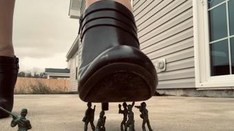 Giantess Defeats Army (Drea_xoxo)