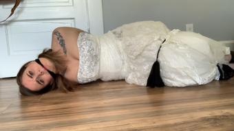 Damsel in Distress (Nina Crowne)