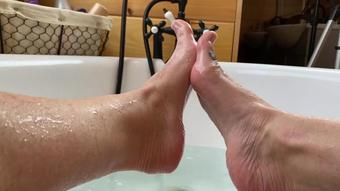 Buddahsplayground Joi Foot Job In Bubble Bath (BuddahsPlayground)