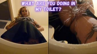 Aimeewavesxxx What Are You Doing In My Toilet (AimeeWavesXXX)