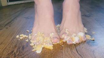 Footcrush snack cakes - Oct 20, 2022 (Lanalocks)