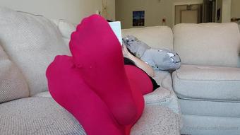 lisaasmr 01 04 2022 2411513970 pantyhose feet rubbing asmr (lisaasmr)
