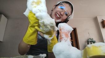 JOI MOM WILL WASH YOUR DICK WITH SOAPY LATHER AND BIGSPONGES (_Arlequin_)