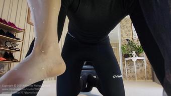 Mistress Riding Servant - Goddess Spinning On Pathetic Slave (Mistress Riding Servant)