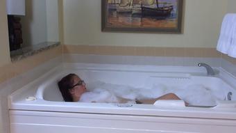 Bubble Bath Playtime - February 05, 2017 (paypeaches)