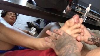 QB Julian Gives FootJob To Coach Dustin (Ginary)