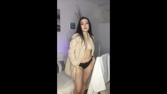 Teasing my body in a jacket (Nizy_Soft)
