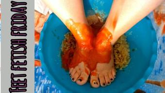 Paisleehaze Hamburger Helper And Feet (PaisleeHaze)