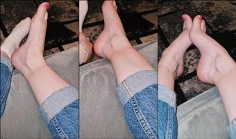 vivalasosx 313061370 2022 04 22 i love how these frilly white socks look on me can you see the colour of my toes peep through how (vivalasosx)