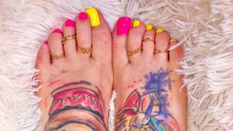 Foot Fetish Cat Purr - July 11, 2023 (LoraFlower)