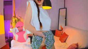 Sexy schoolgirl wants to undress - May 12, 2022 (Alyssa_Smit)
