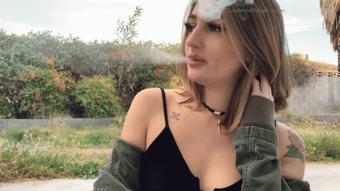 Skye B's Outdoor Smoking Chat HD (Custom Fetish)