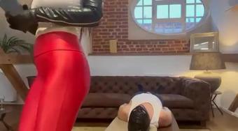 Facesitting Sexy Leggins Lady Nikita (Lady Nikita)