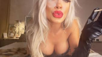 Eat my ash (Mistress Saida)