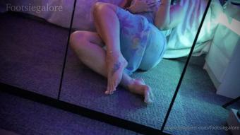 footsiegalore 02 01 2021 1999977570 neon noir style tease vid for you my darlings don t you just love the vibe in my ro (footsiegalore)