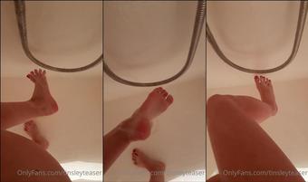 tinsleyteaser 25 09 2020 962584775 Just had some fun in the dorm while showering (tinsleyteaser)
