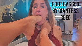 Foot Gagged by Giantess Cleo (Aderes Quin)