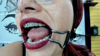 Her saliva drips with pleasure (Coconutsex)