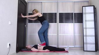 UNDER SWEET WEIGHT - Inga - Tall Amazon And Little Slavegirl 4K (UNDER SWEET WEIGHT)