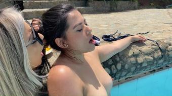 I Fuck my best Friend in the Pool - November 20, 2021 (Anne_Austin)