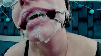Spit Addict: Addicted to Spit erotic sloppy (Coconutsex)