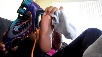 Misswhitneymorgan Sniff Alexis Rains Sweaty Gym Feet (MissWhitneyMorgan)