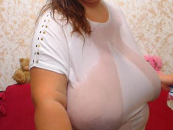 me in a wet shirt and ater all over me (NinaDoll)