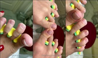 mishnikki 03 04 2021 2072935410 do u like my toenails   in process  (mishnikki)