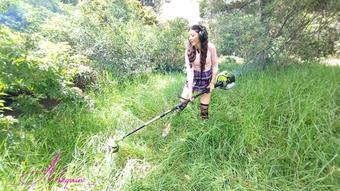 POV STRIPTEASE, MASTURBATION, CUT GRASS WITH THE GRASS MOWER (_Arlequin_)