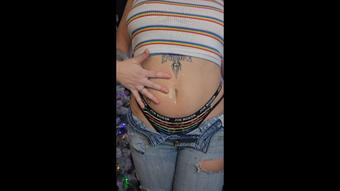 Bellybutton Fetish (KittyUV)
