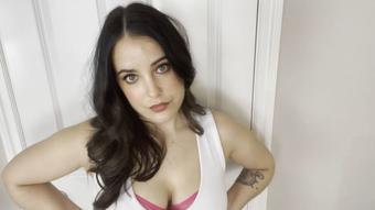 Your Best Friend's Mom (GirlOnTop880)