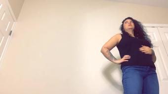 Giantess has you for a snack (Drea_xoxo)