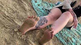 luxuryfetishdollsbrazil 07 01 2022 2323311191 hello kitty on the beach (luxuryfetishdollsbrazil)