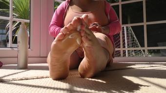 MY FEET WANTS YOUR CUM - May 15, 2018 (JemStone PornStar)