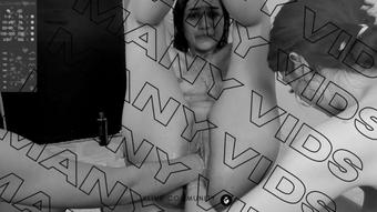MYGOD! how this whore gets two FISTS (Xlivestudio)