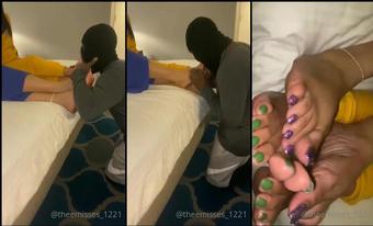 theemisses 1221 07 01 2021 2003870642 he s a lucky man to worship theemisses x dcfootqueen  (theemisses_1221)