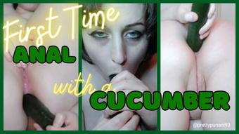 First Time Anal with Cucumber (Lizzymaestro)
