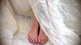 Close up Foot Tease - Feb 24, 2019 (AliceBlack)