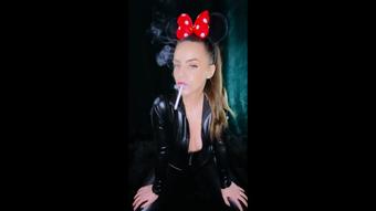Smoking Minnie (Dani Lynn)