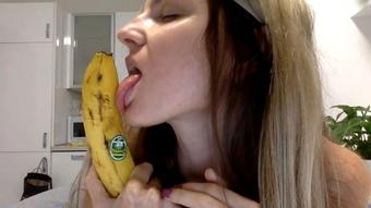 webcam teaser (Gina Gerson Real)
