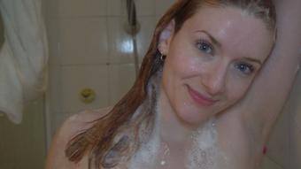 Washing my hair for a friend (Evelyn Jade)