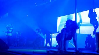 Dancing on stage with Snoopdogg - April 01, 2019 (Harley Blaze)