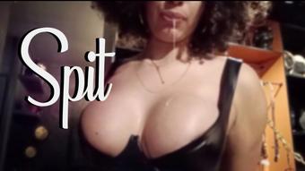 SPIT- Lip Fetish (Mrs Sophie667)