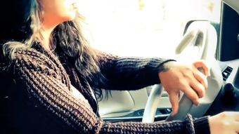Milf caught masturbating while driving (Drea_xoxo)