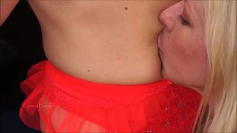 Charli and Zoey Belly Button Licking (Custom Fetish)