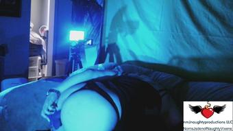Jadesway takes dildos & massagers (nmjnaughtyvixens)