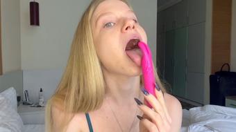 I'm playing with my vibro toy - April 08, 2023 (Hanna_Banana)
